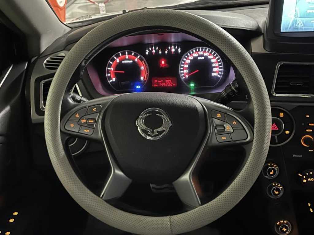 Ssangyong Korando - Vista 11
