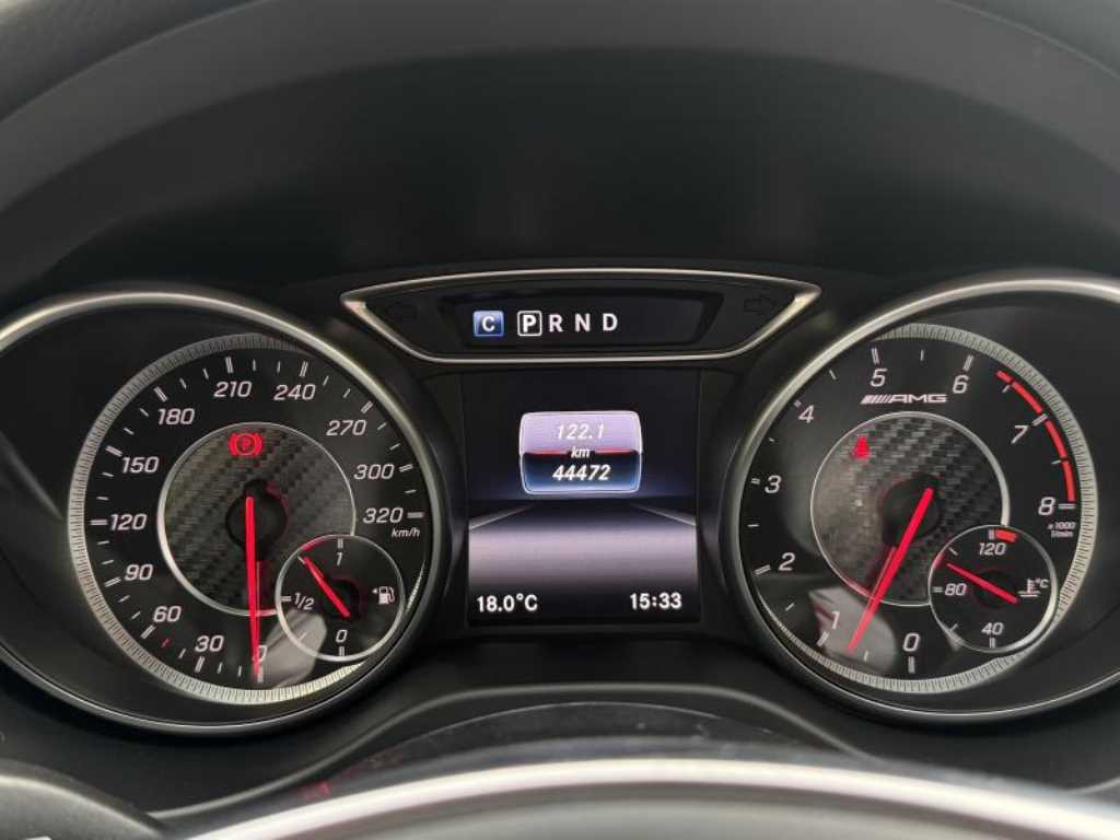 Mercedes Benz GLA Class - Vista 7