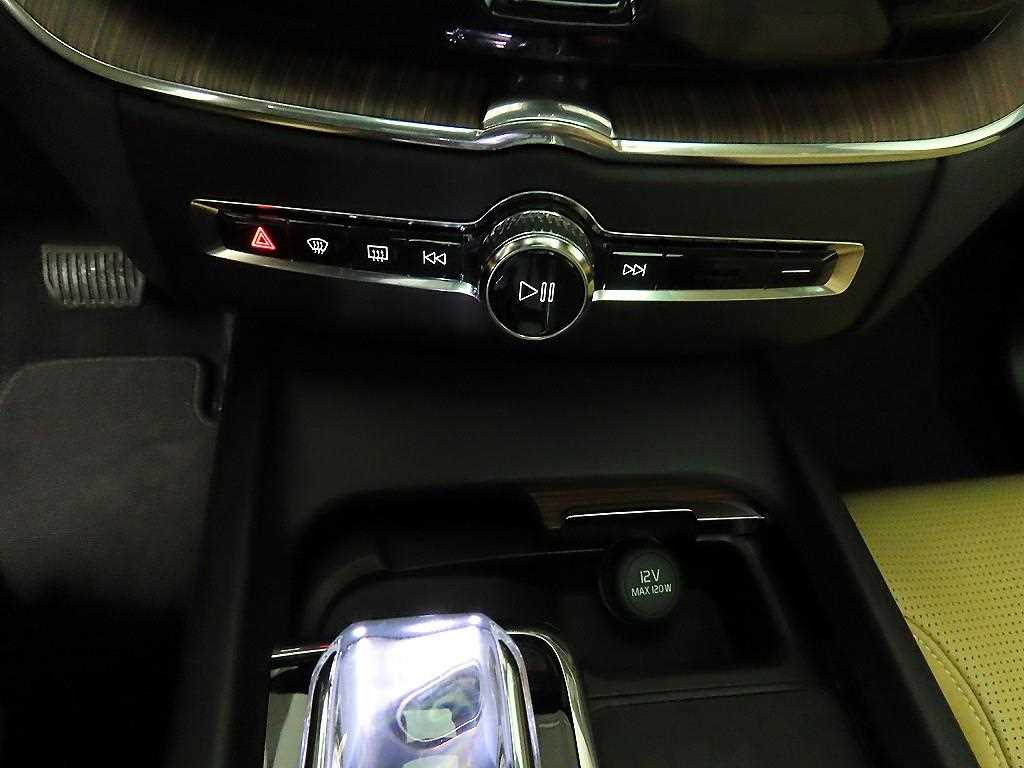 Volvo XC60 2024 Blanco - Importación desde Corea - HF Imports Iquique - Foto 16