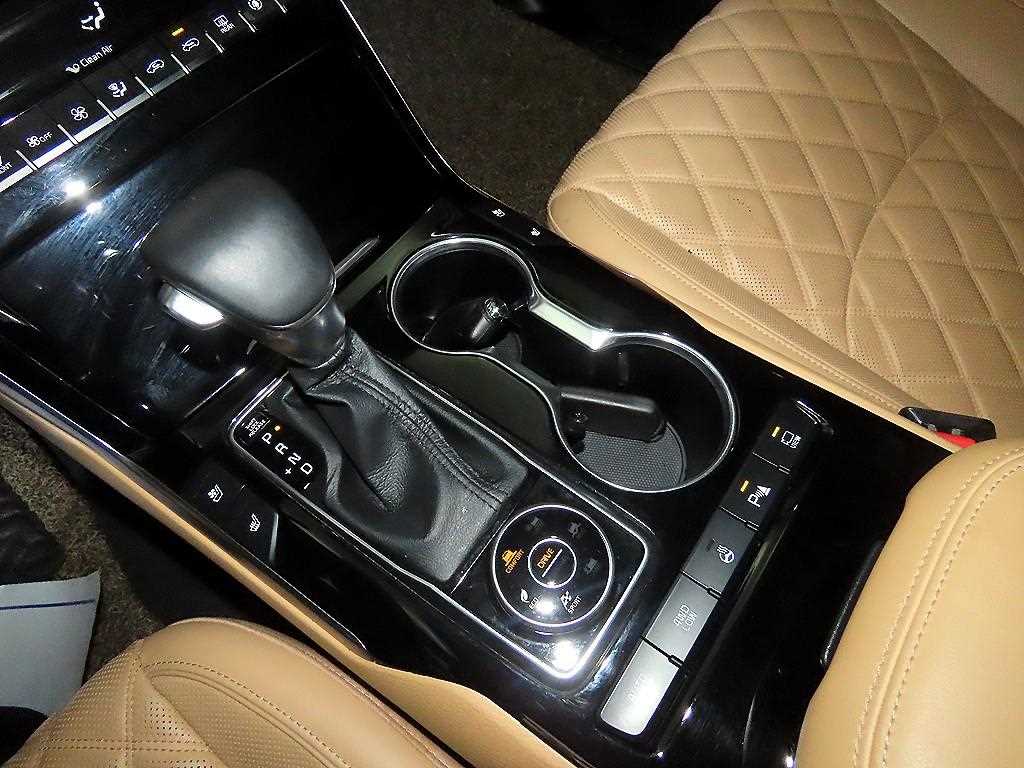 KIA Mohave - Vista 12