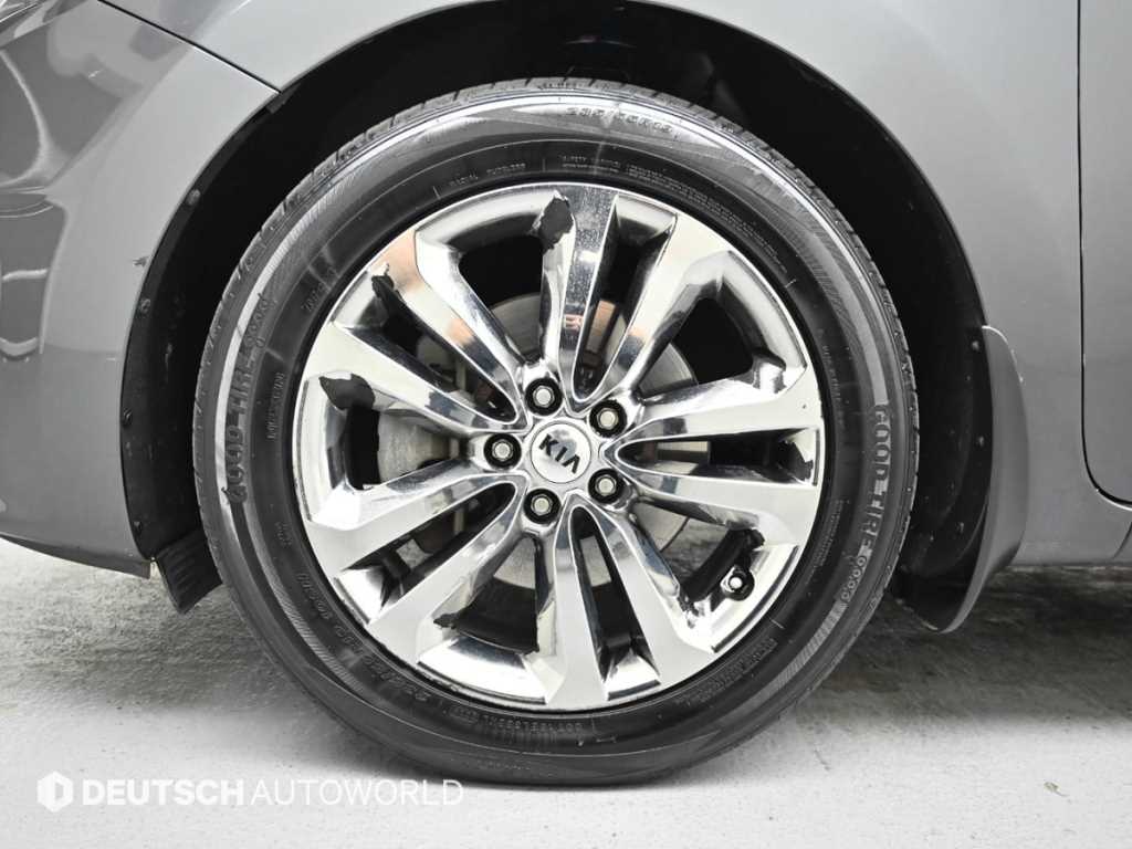 KIA Carnival - Vista 5
