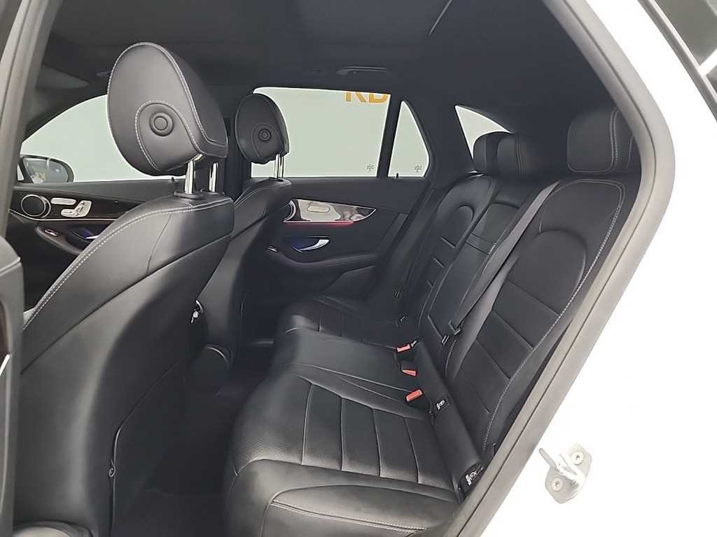 Mercedes Benz GLC Class - Vista 12