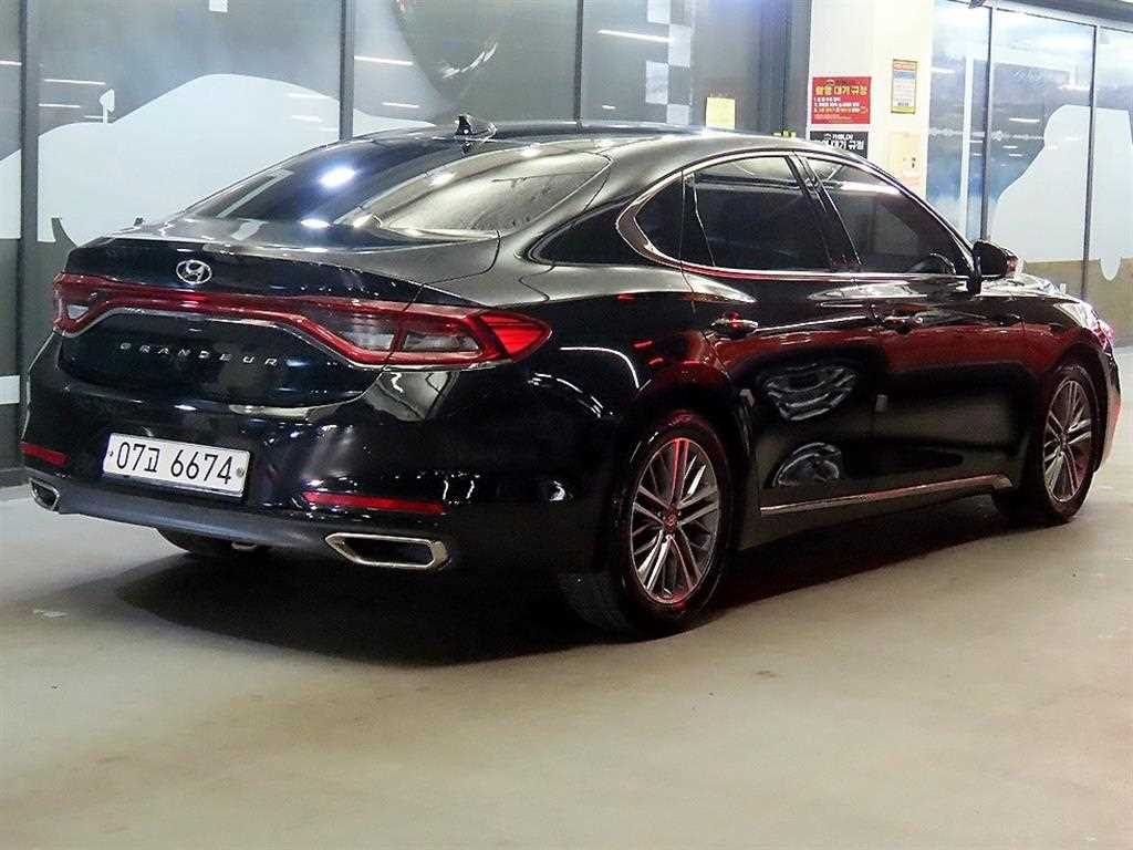 HYUNDAI Grandeur - Vista 4