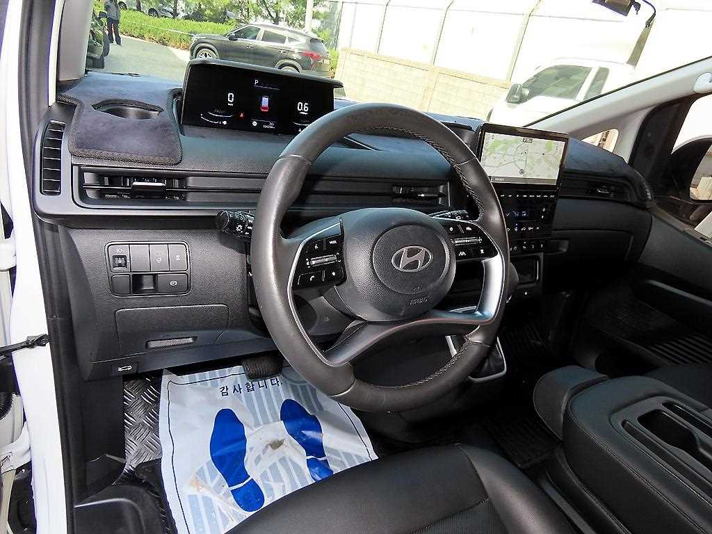 HYUNDAI Staria - Vista 7