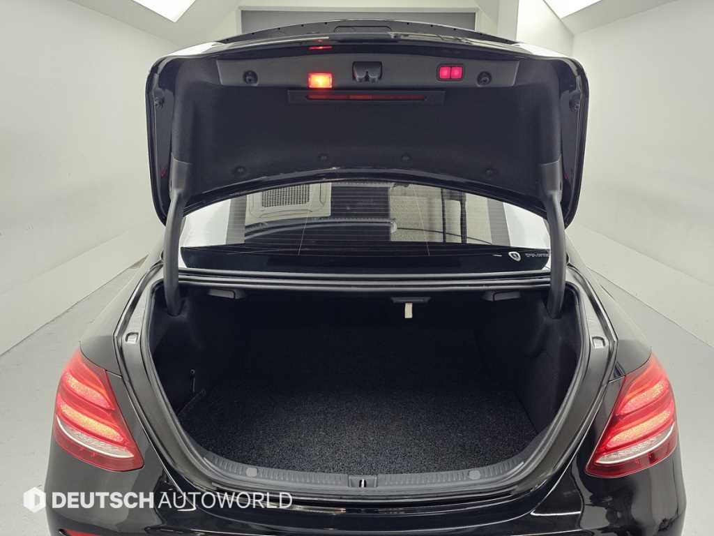 Mercedes Benz E class 2019 Negro - Importación desde Corea - HF Imports Iquique - Foto 19