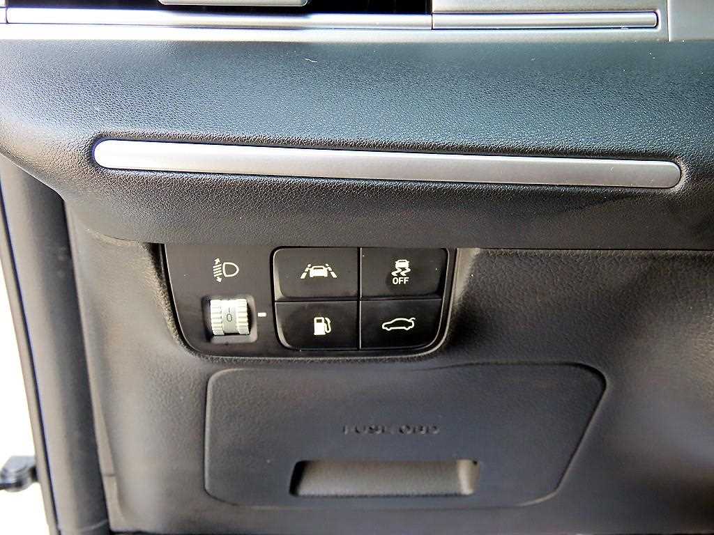 HYUNDAI Grandeur - Vista 12