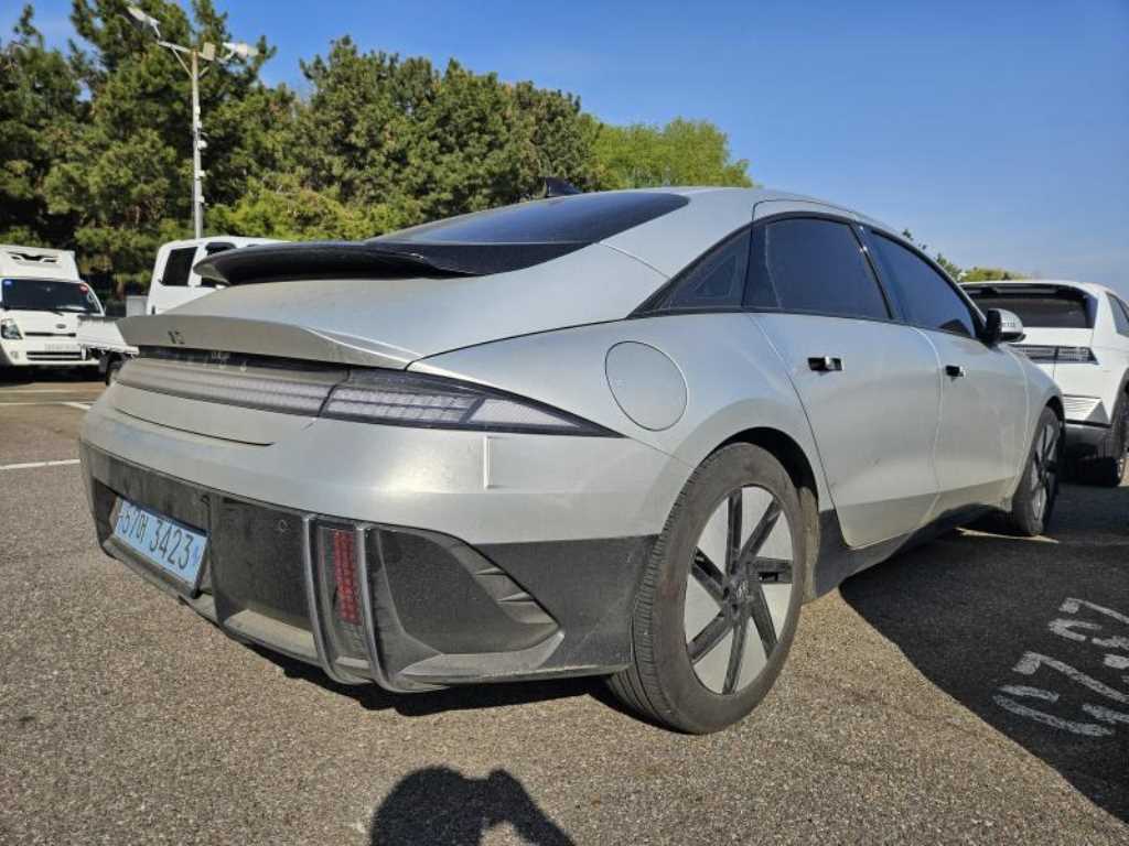 HYUNDAI Ioniq 6 - Vista 3