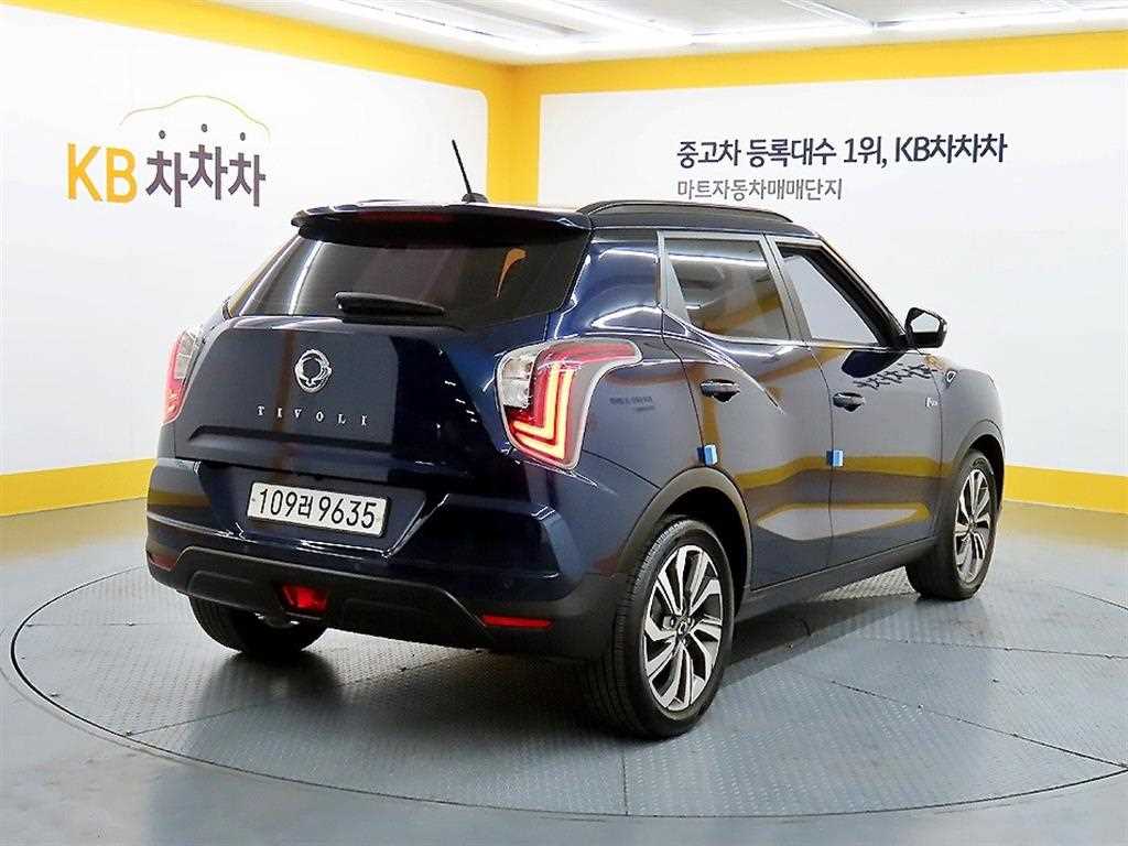 Ssangyong Tivoli - Vista 4