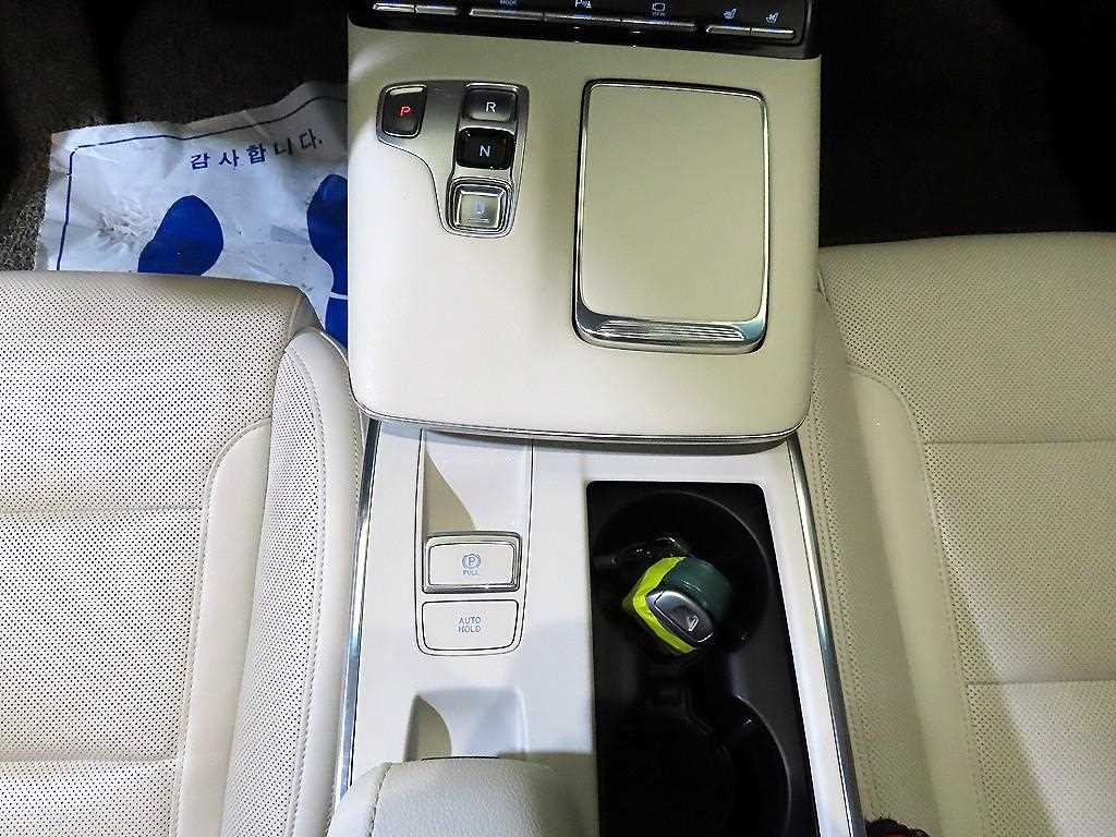 HYUNDAI Grandeur - Vista 12