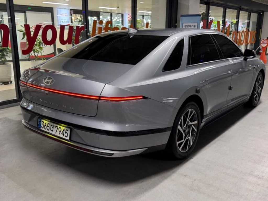 HYUNDAI Grandeur - Vista 4