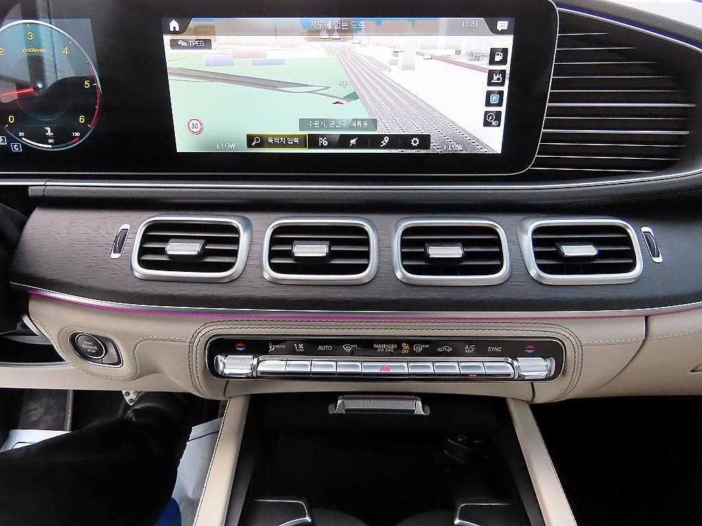 Mercedes Benz GLS Class - Vista 12