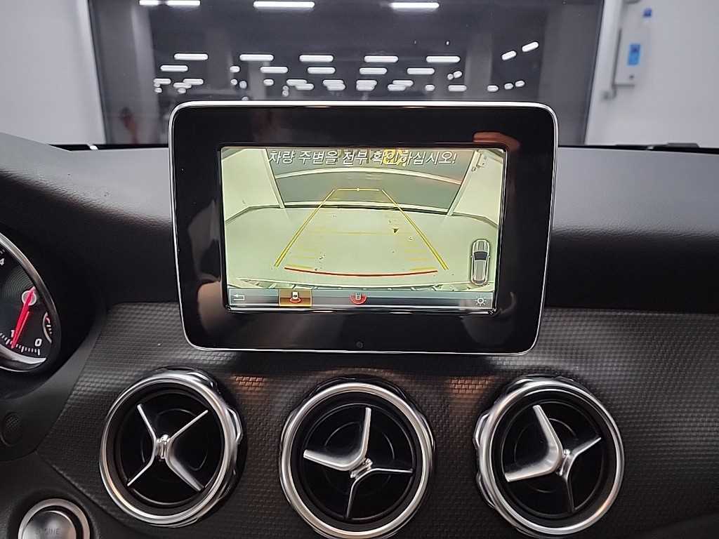 Mercedes Benz GLA Class 2018 Blanco - Importación desde Corea - HF Imports Iquique - Foto 15