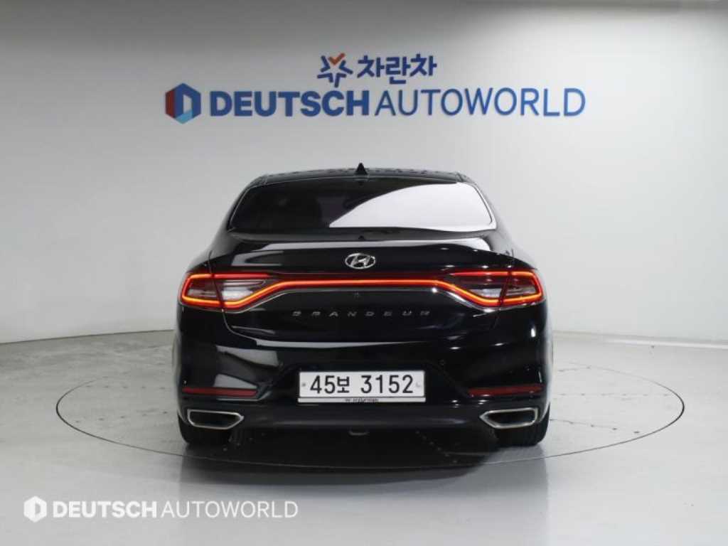 HYUNDAI Grandeur - Vista 4