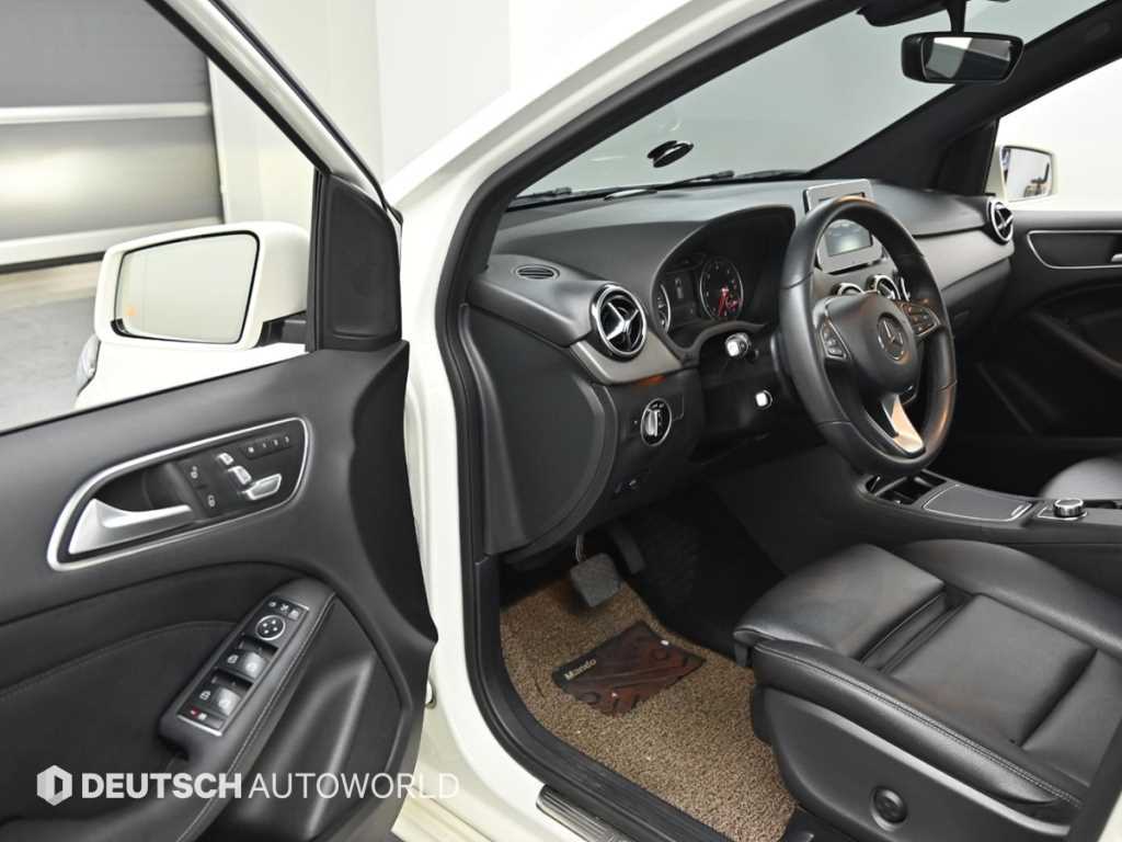 Mercedes Benz B Class (MY B) - Vista 11