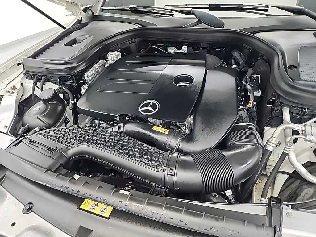 Mercedes Benz GLC Class - Vista 5