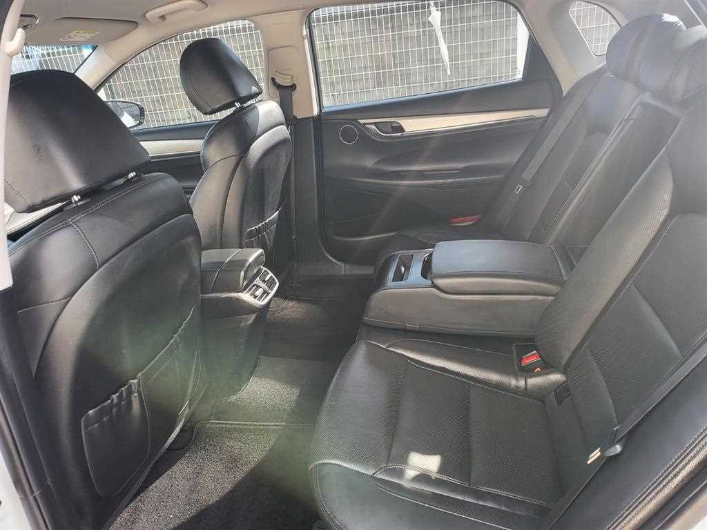 HYUNDAI Grandeur - Vista 6