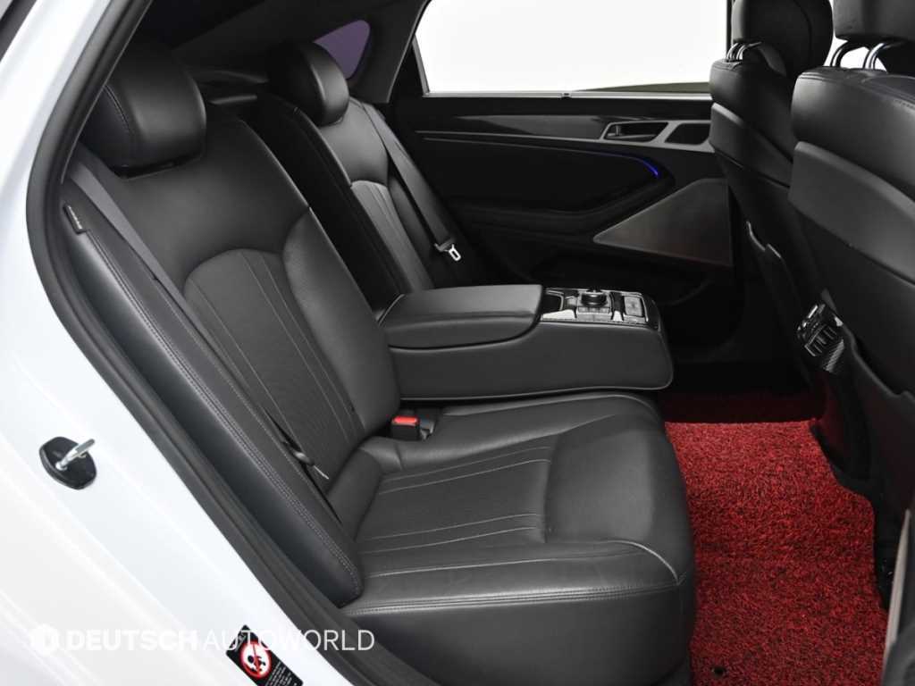 HYUNDAI Genesis - Vista 12