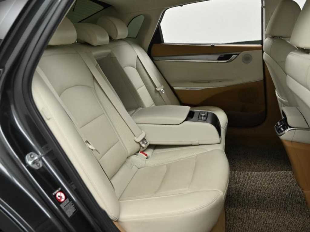 HYUNDAI Grandeur - Vista 12