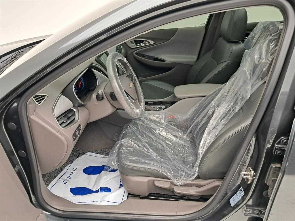 Chevrolet Malibu - Vista 11