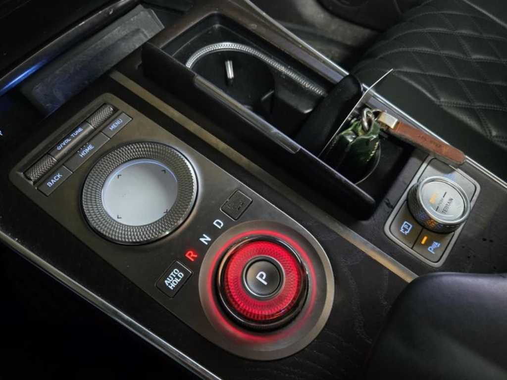 Genesis GV80 - Vista 8