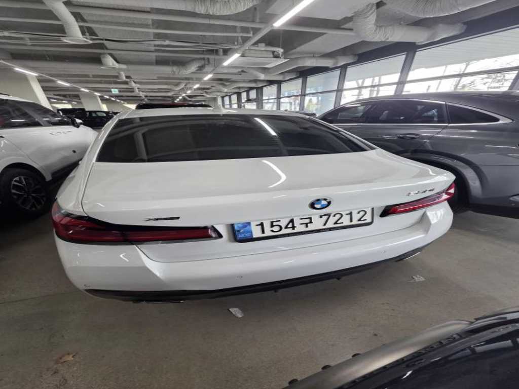 BMW 5 Series - Vista 5