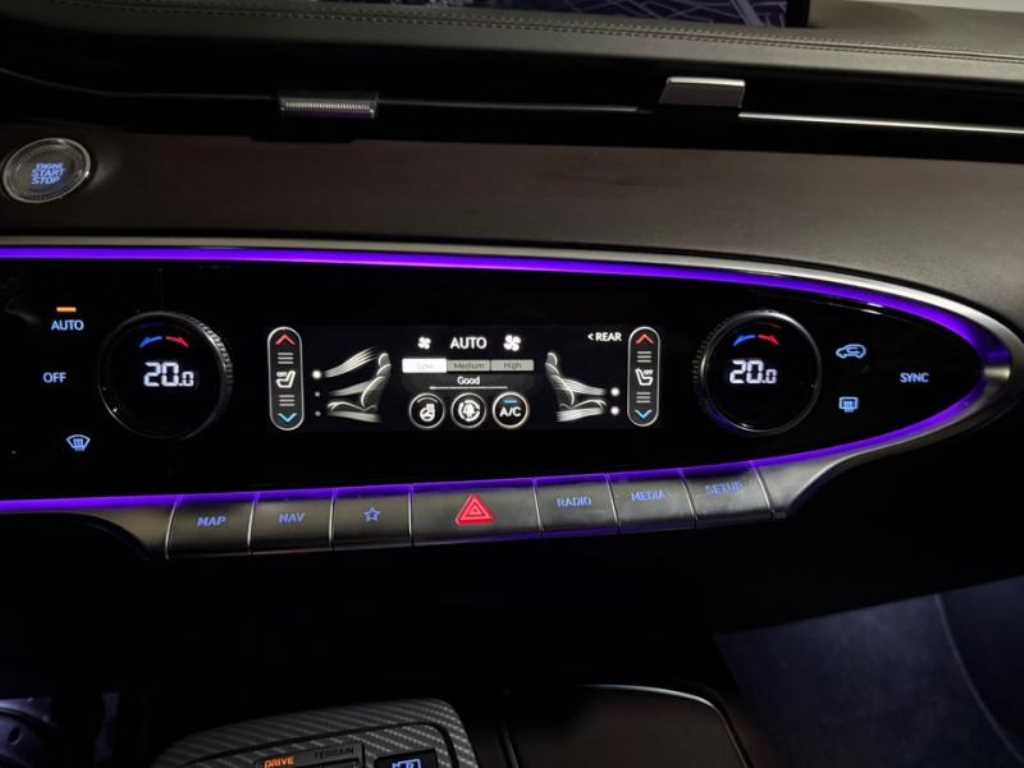 Genesis GV70 - Vista 12