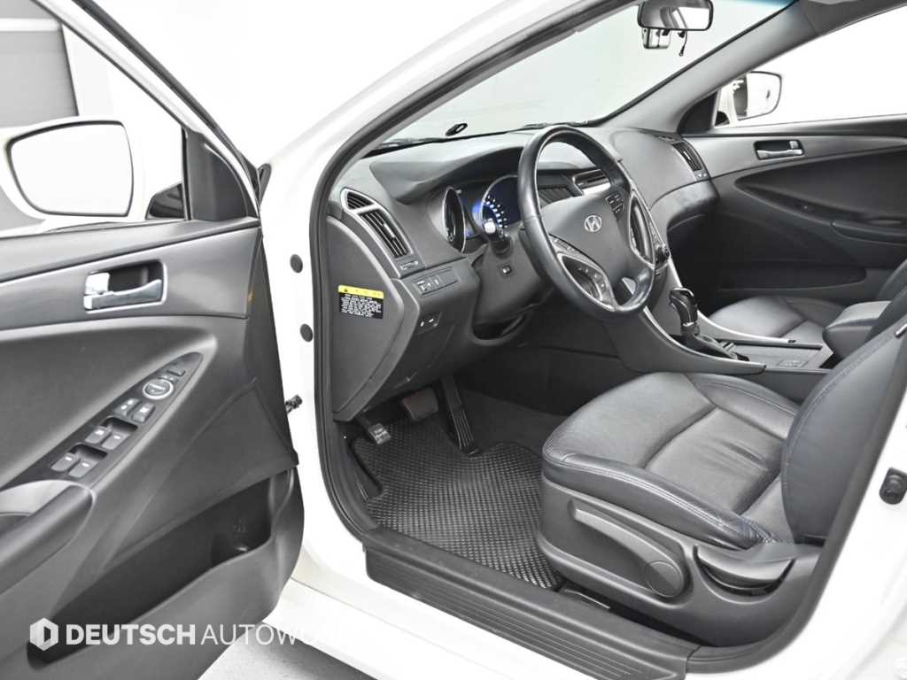 HYUNDAI Sonata - Vista 11