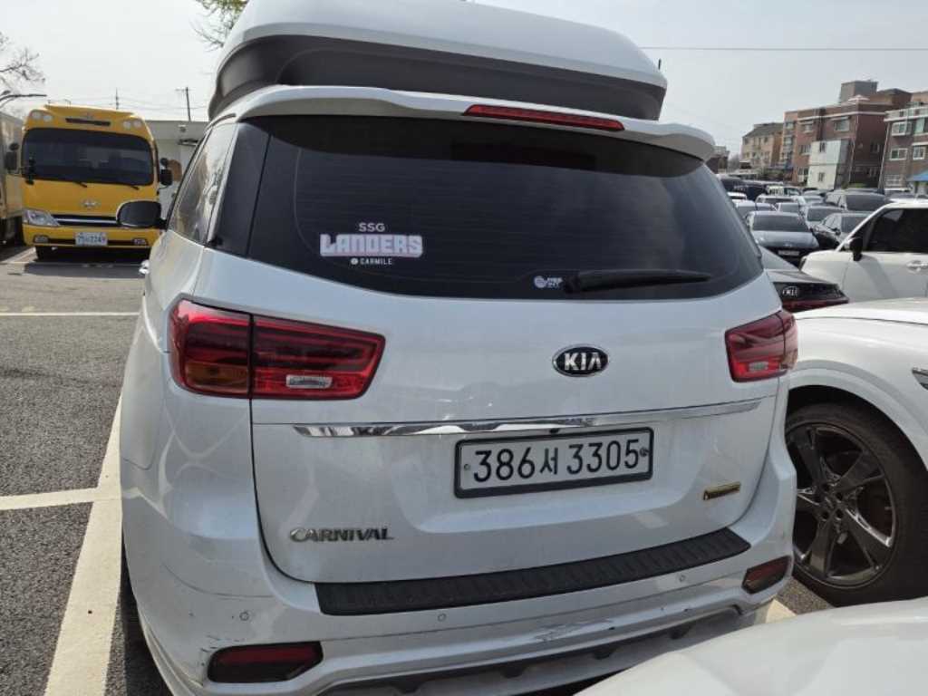 KIA Carnival - Vista 4