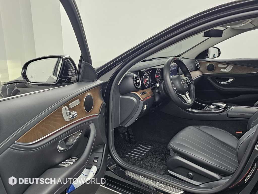 Mercedes Benz E class - Vista 11