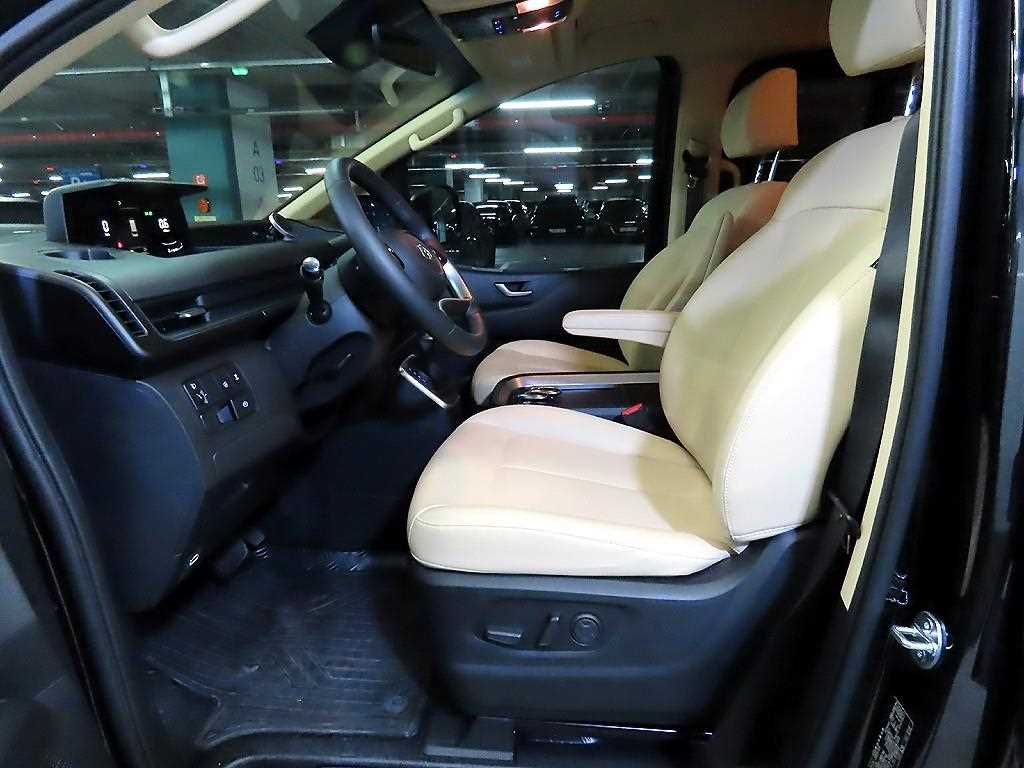 HYUNDAI Staria - Vista 6