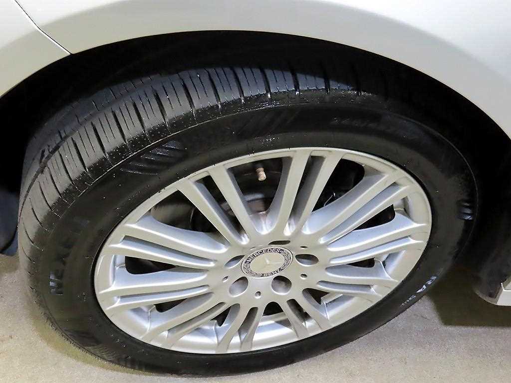 Mercedes Benz E class 2011 Plateado - Importación desde Corea - HF Imports Iquique - Foto 20