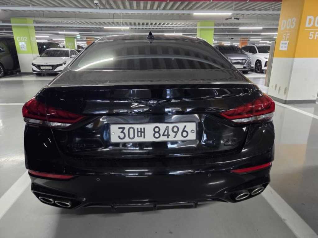 HYUNDAI Genesis - Vista 6