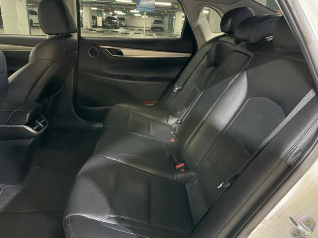 HYUNDAI Grandeur - Vista 7