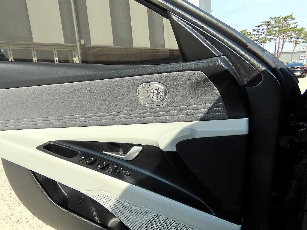 HYUNDAI Avante - Vista 11