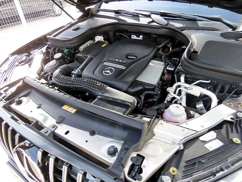 Mercedes Benz GLC Class 2021 Negro - Importación desde Corea - HF Imports Iquique - Foto 19