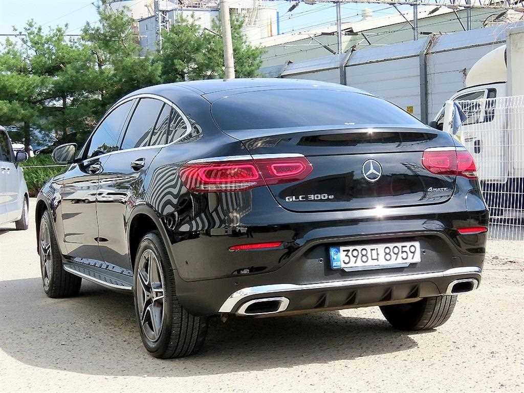 Mercedes Benz GLC Class - Vista 3