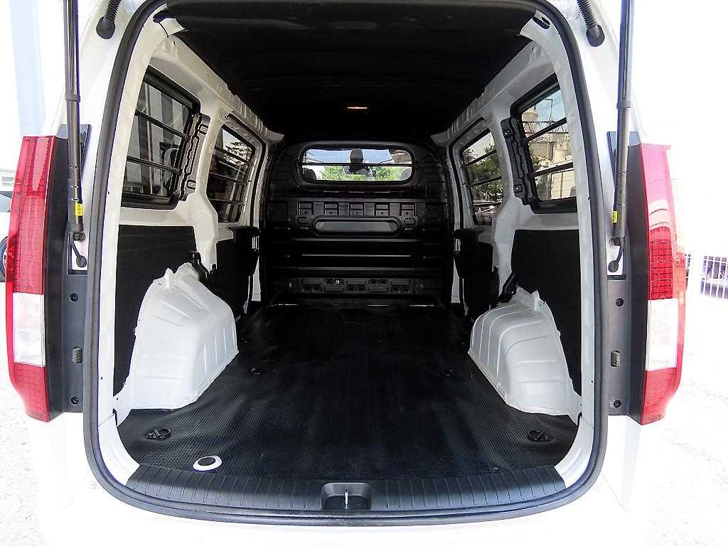 HYUNDAI Staria 2025 Blanco - Importación desde Corea - HF Imports Iquique - Foto 18