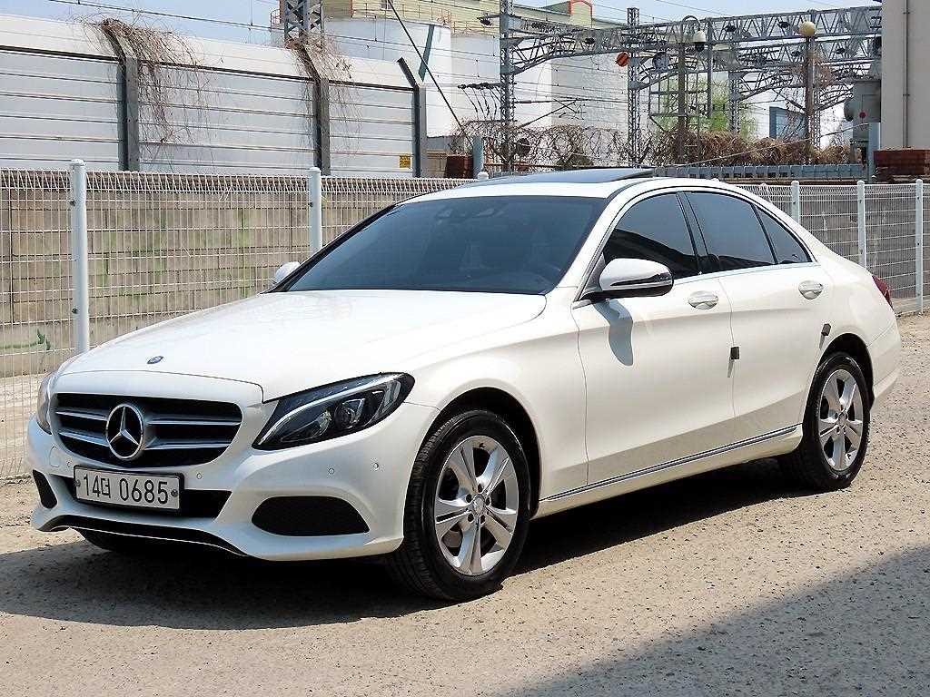 Mercedes Benz C Class - Vista 2