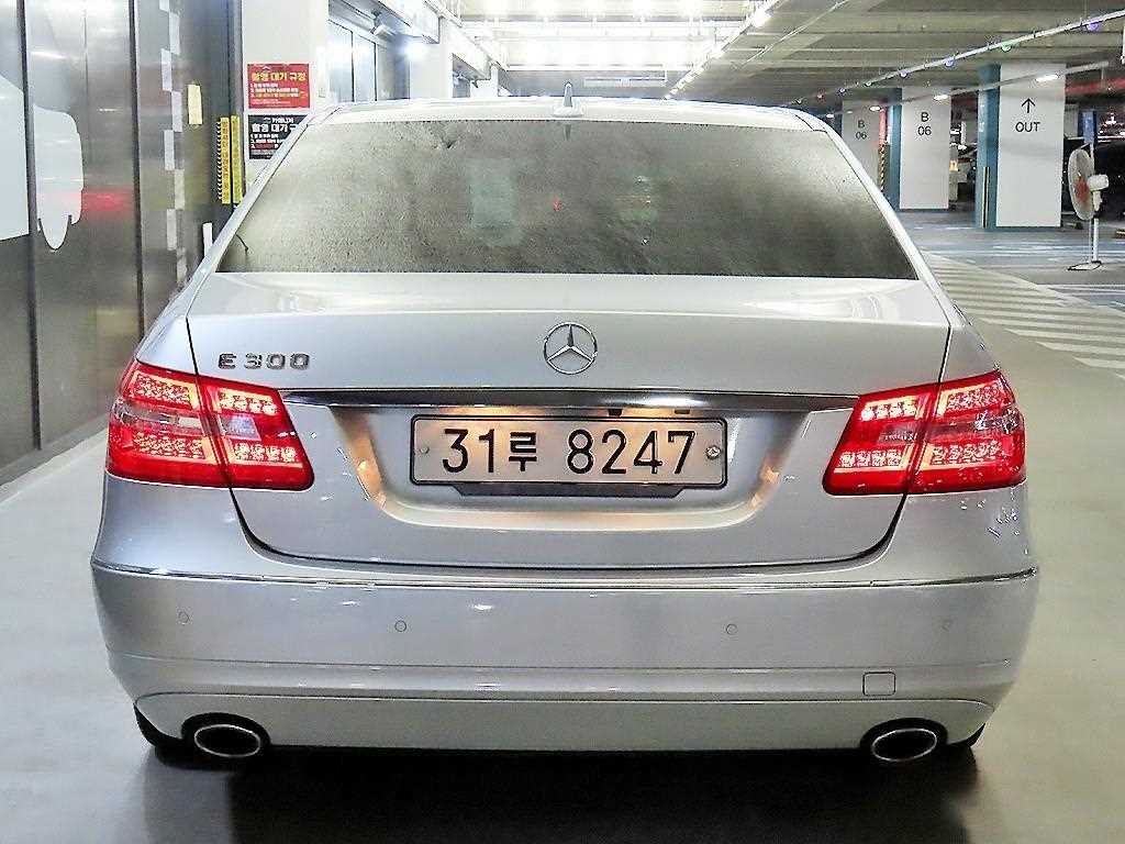 Mercedes Benz E class - Vista 5