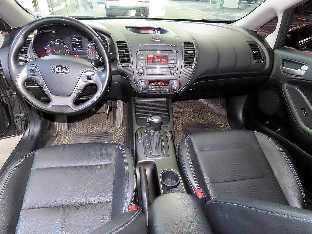 KIA K3 - Vista 10