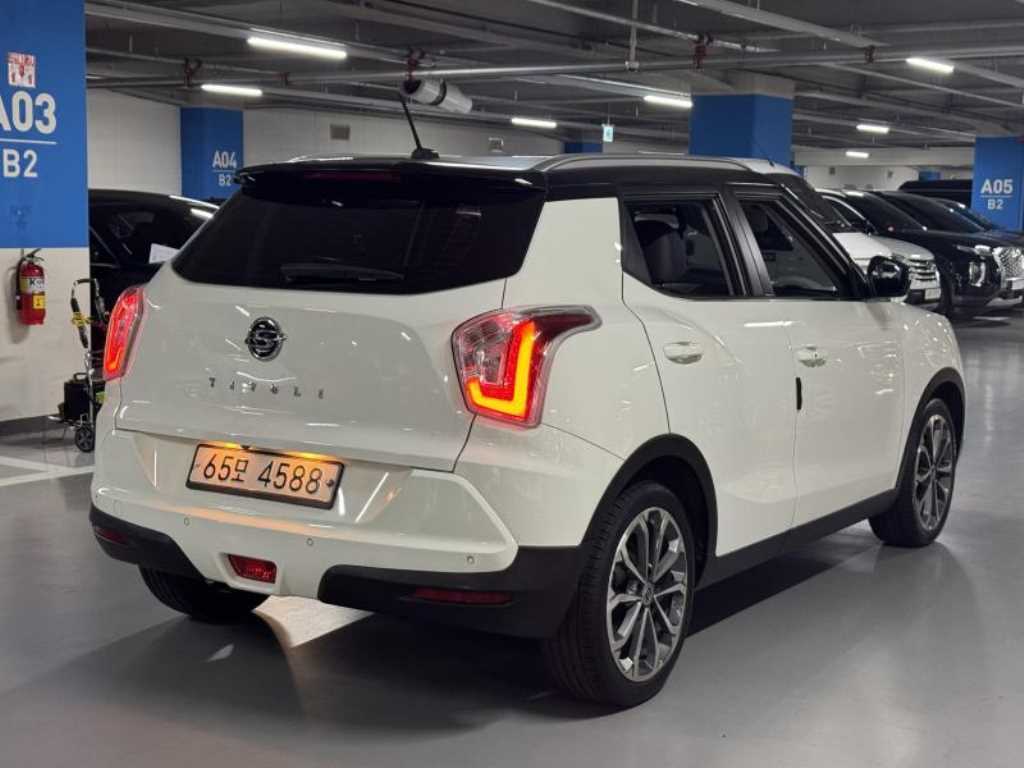 Ssangyong Tivoli - Vista 2