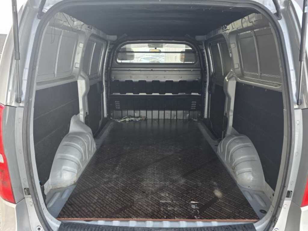 HYUNDAI Starex - Vista 4