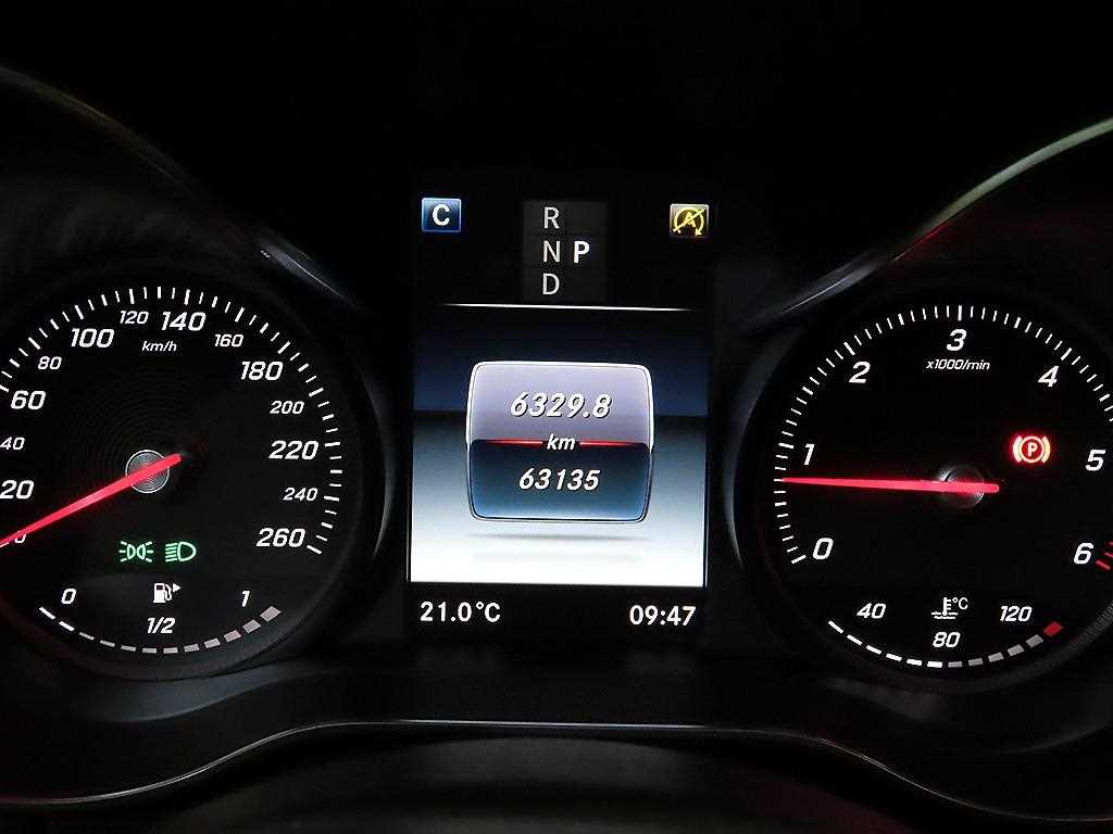 Mercedes Benz C Class - Vista 9