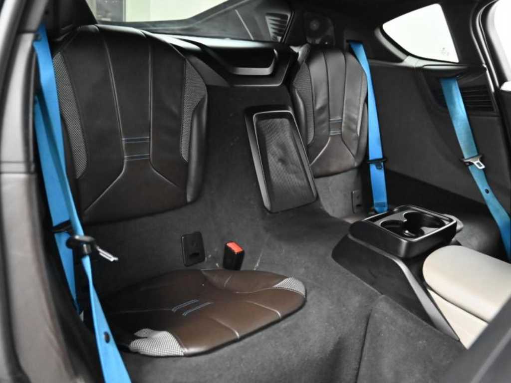 BMW i8 - Vista 12