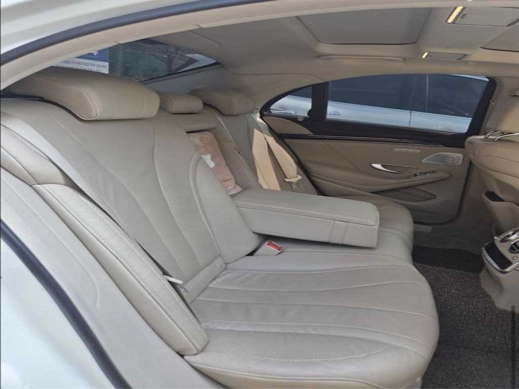 Mercedes Benz S Class - Vista 4