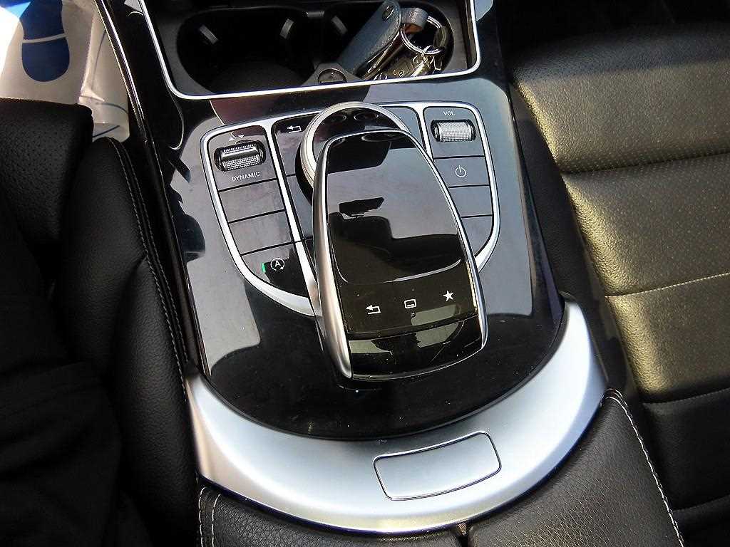Mercedes Benz C Class - Vista 12