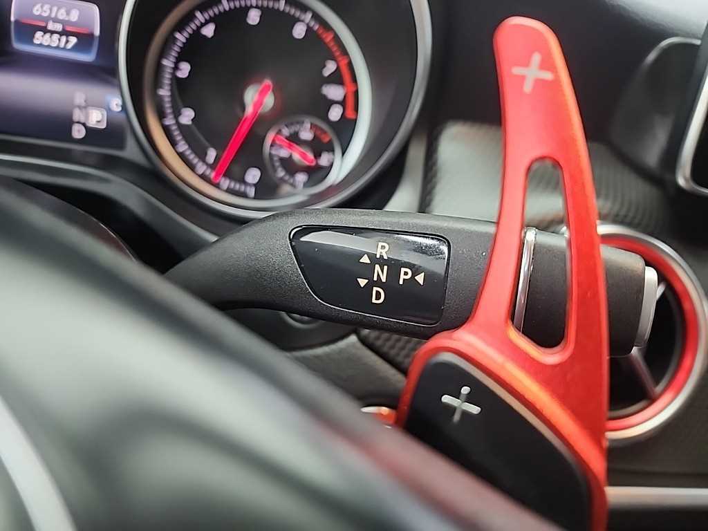 Mercedes Benz GLA Class - Vista 8