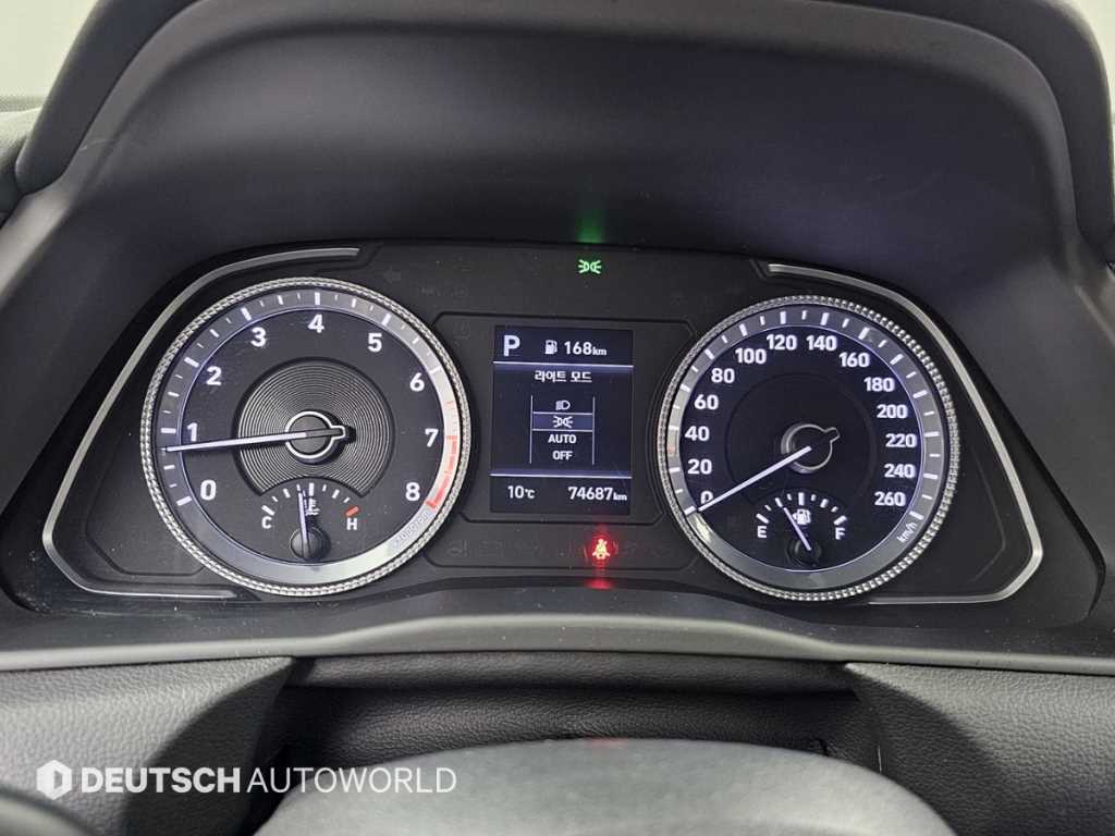 HYUNDAI Sonata - Vista 9