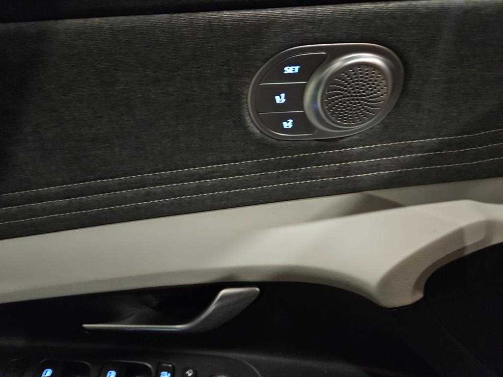 HYUNDAI Avante - Vista 9