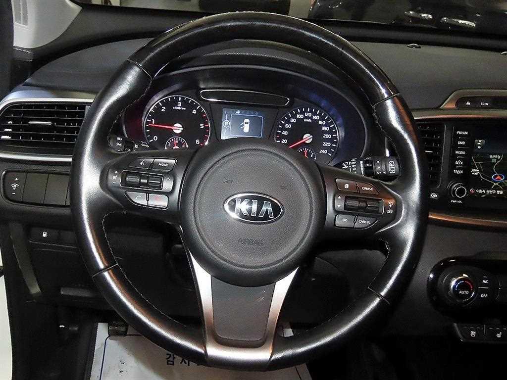 KIA Sorento - Vista 8